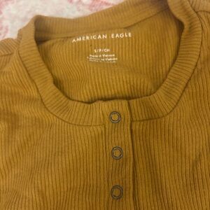 American Eagle Outfitters Mustard Short Sleeve Tee
